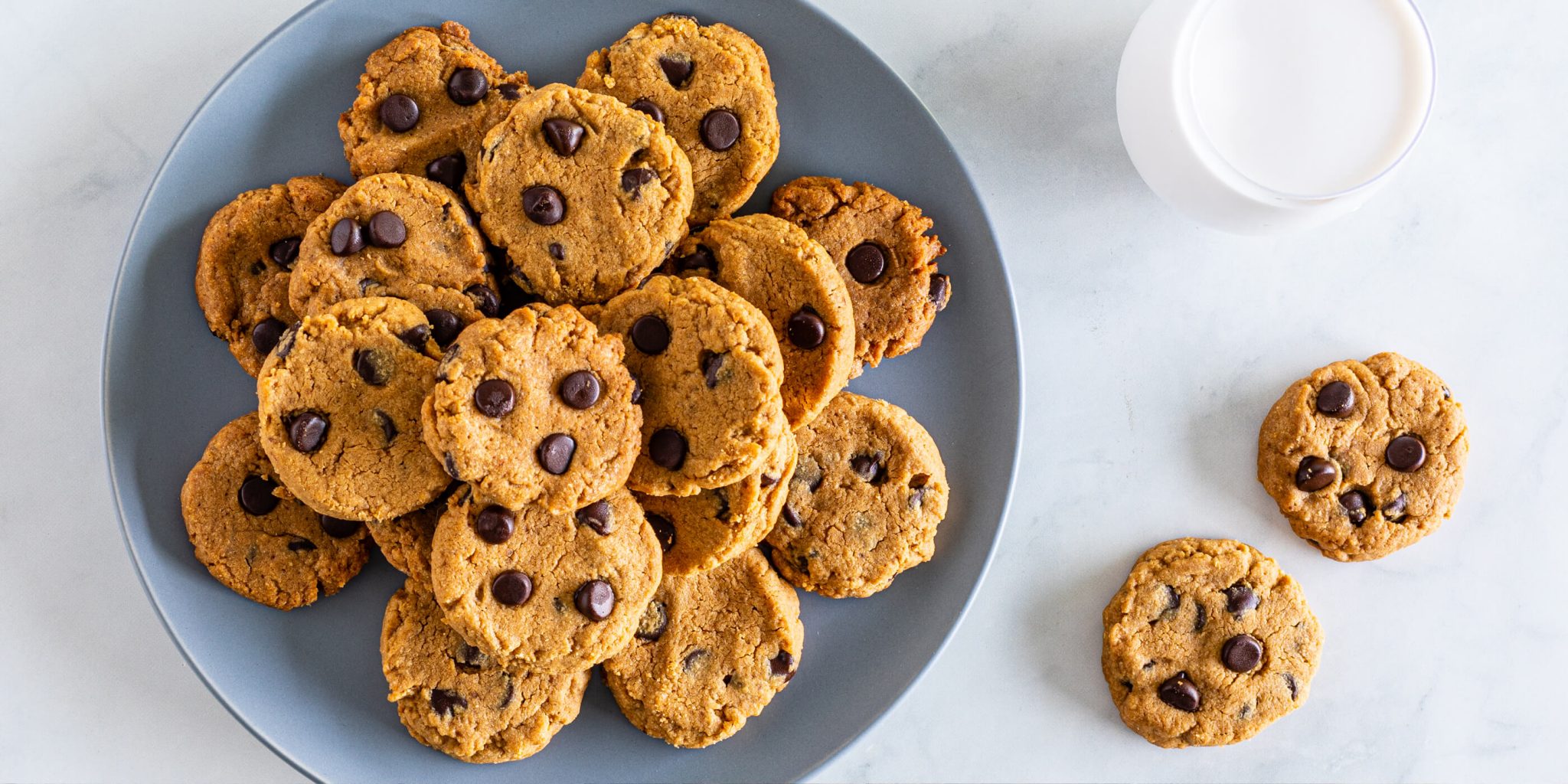 5Ingredient Peanut Butter Chocolate Chip Cookies Splenda®
