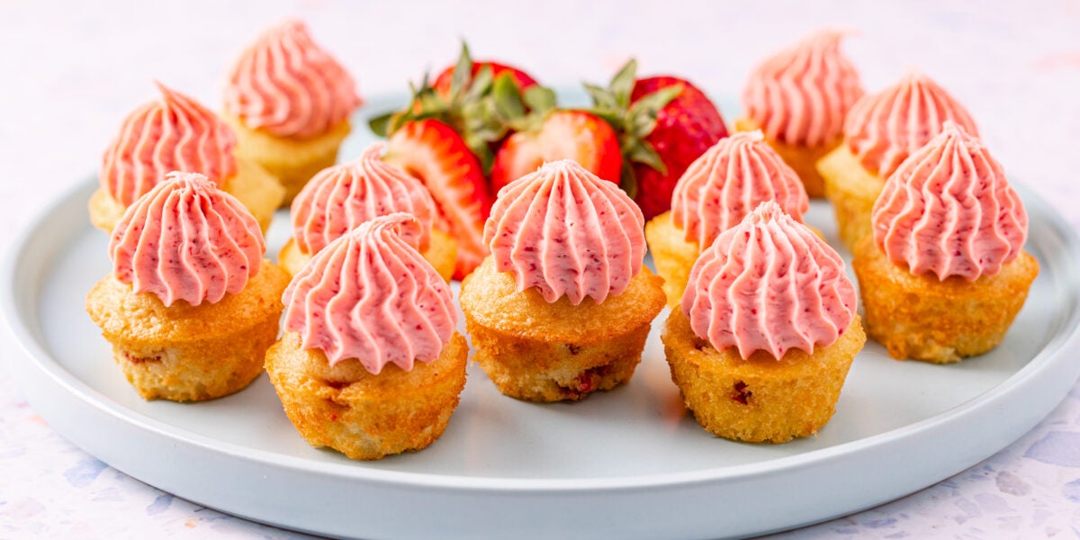 Mini Strawberry Cupcakes with Strawberry Cream Cheese Frosting Splenda®